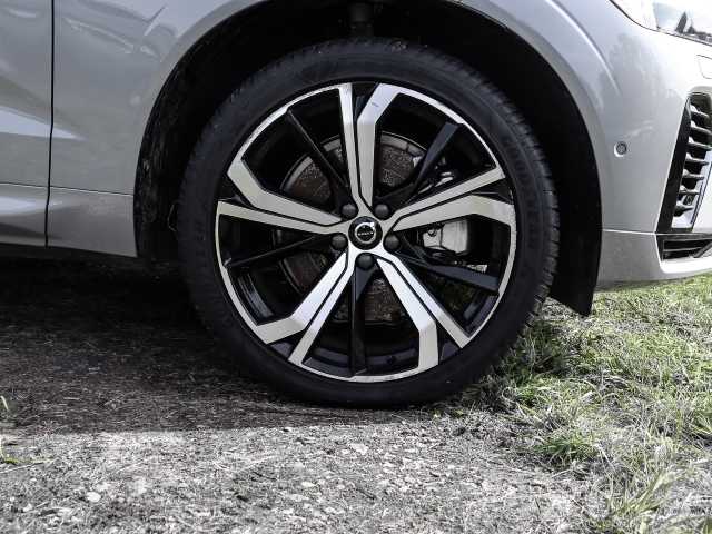 Volvo  Ultimate Dark Recharge Plug-In Hybrid AWD T8 Twin Engine EU6d Allrad HUD StandHZ