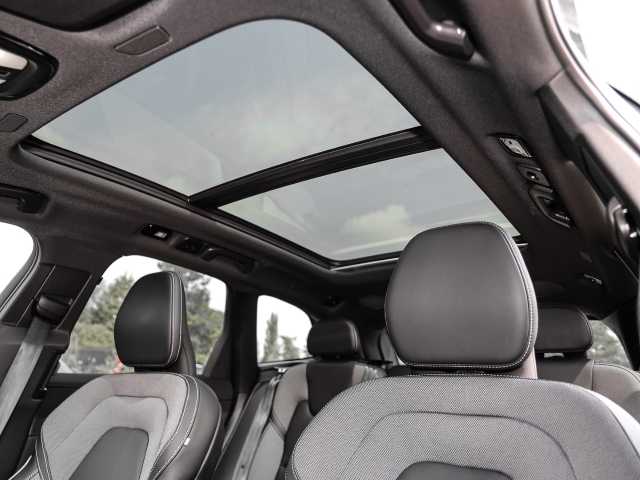 Volvo  Ultimate Dark Recharge Plug-In Hybrid AWD T8 Twin Engine EU6d Allrad HUD StandHZ