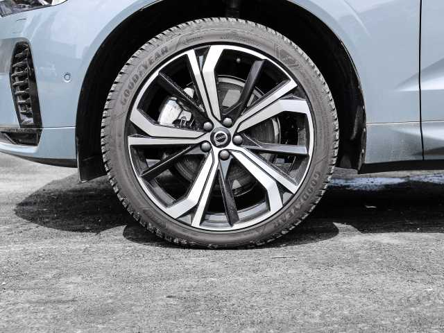 Volvo  Ultimate Dark Recharge Plug-In Hybrid AWD T8 Twin Engine EU6d Allrad HUD StandHZ