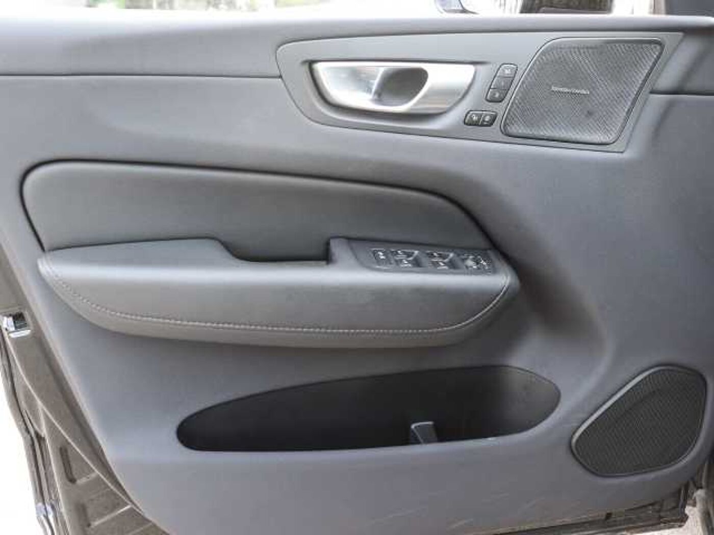 Volvo  Ultimate Dark Recharge Plug-In Hybrid AWD T8 Twin Engine EU6d Allrad HUD StandHZ