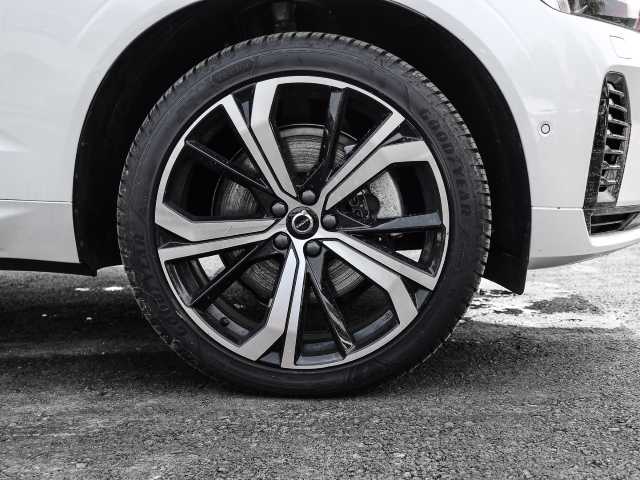 Volvo  Ultimate Dark Recharge Plug-In Hybrid AWD T8 Twin Engine EU6d Allrad HUD StandHZ