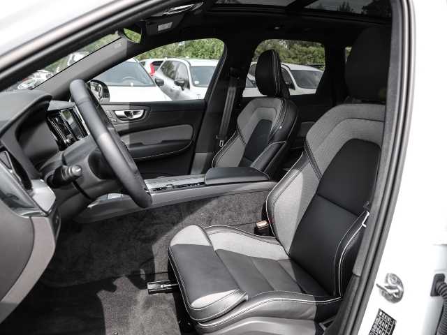 Volvo  Ultimate Dark Recharge Plug-In Hybrid AWD T8 Twin Engine EU6d Allrad HUD StandHZ