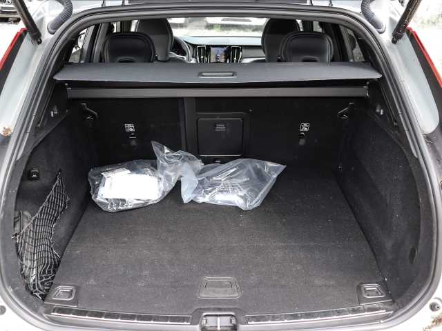 Volvo  Ultimate Dark Recharge Plug-In Hybrid AWD T8 Twin Engine EU6d Allrad HUD StandHZ