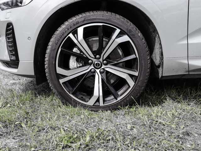 Volvo  Ultimate Dark Recharge Plug-In Hybrid AWD T8 Twin Engine EU6d Allrad HUD StandHZ
