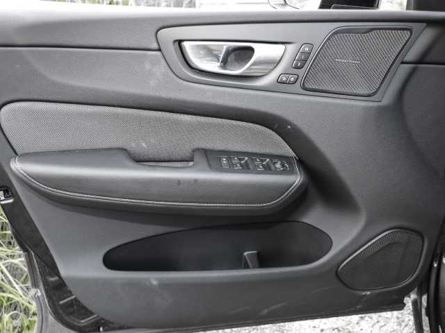 Volvo  Ultimate Dark AWD B5 Benzin EU6d Allrad HUD StandHZG Leder digitales Cockpit Mem