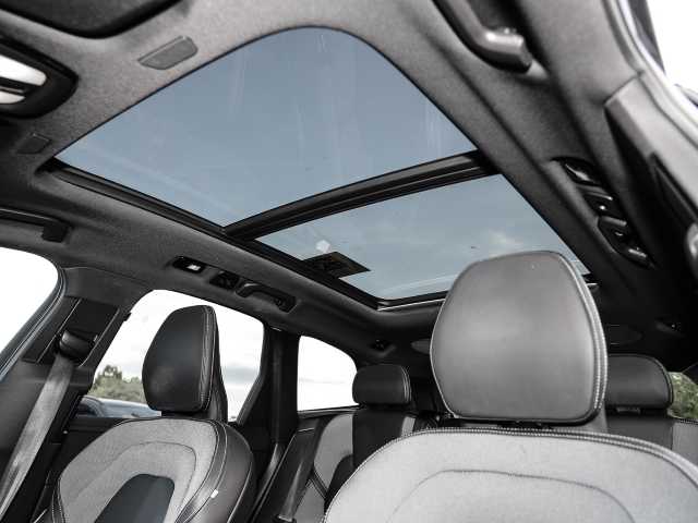 Volvo  Ultimate Dark AWD B5 Benzin EU6d Allrad HUD StandHZG Leder digitales Cockpit Mem