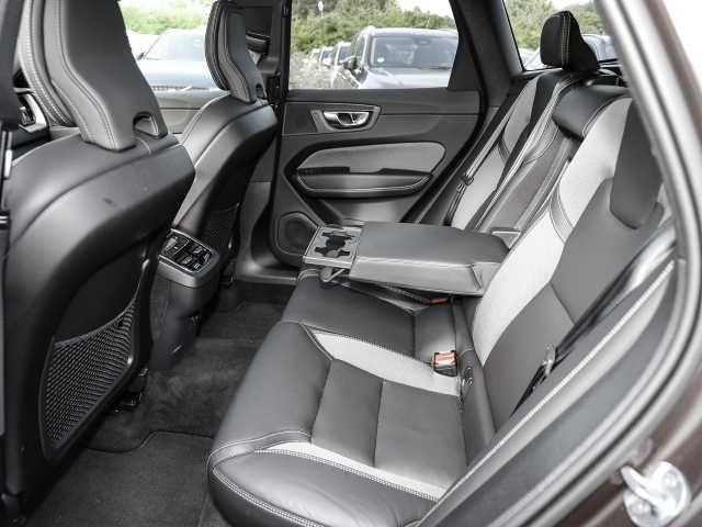 Volvo  Ultimate Dark AWD B5 Benzin EU6d Allrad HUD StandHZG Leder digitales Cockpit Mem