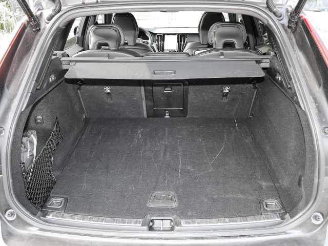 Volvo  Ultimate Dark AWD B5 Benzin EU6d Allrad HUD StandHZG Leder digitales Cockpit Mem