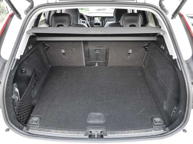 Volvo  Ultimate Dark 2WD B4 Diesel EU6d HUD AD digitales Cockpit Memory Sitze Soundsyst
