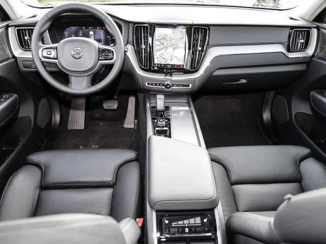 Volvo  Ultimate Dark 2WD B4 Diesel EU6d HUD AD digitales Cockpit Memory Sitze Soundsyst