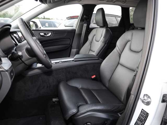 Volvo  Ultimate Dark 2WD B4 Diesel EU6d HUD AD digitales Cockpit Memory Sitze Soundsyst