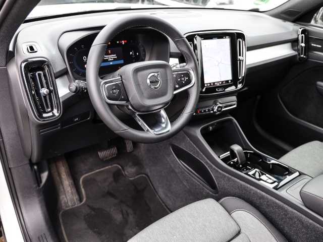 Volvo  Plus Dark 2WD B3 EU6d digitales Cockpit Memory Sitze Soundsystem HarmanKardon LE