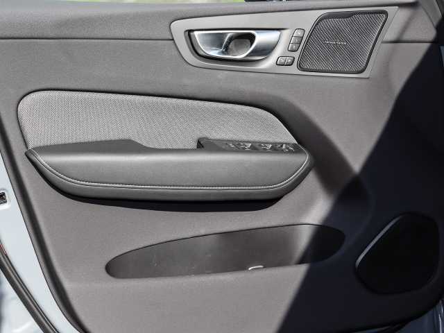 Volvo  Ultimate Dark Recharge Plug-In Hybrid AWD T8 Twin Engine EU6d Allrad HUD StandHZ