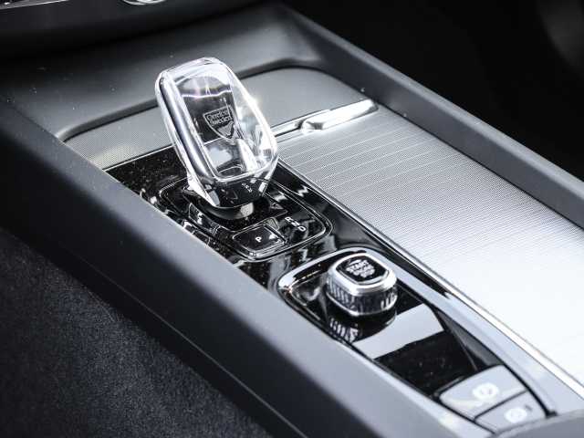 Volvo  Ultimate Dark Recharge Plug-In Hybrid AWD T8 Twin Engine EU6d Allrad HUD StandHZ
