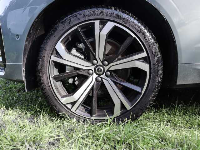 Volvo  Ultimate Dark Recharge Plug-In Hybrid AWD T8 Twin Engine EU6d Allrad HUD StandHZ