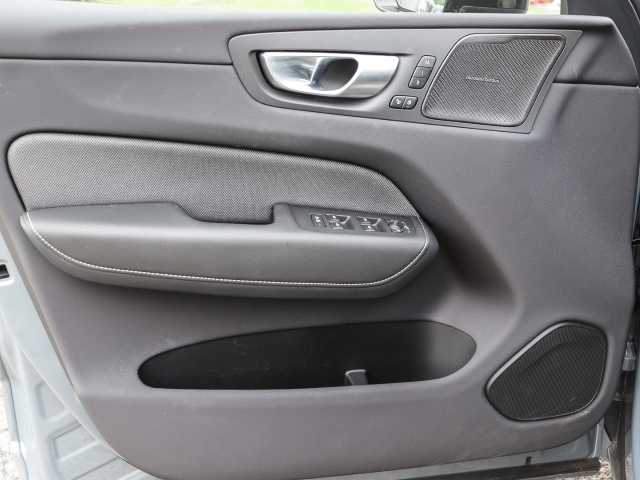 Volvo  Ultimate Dark Recharge Plug-In Hybrid AWD T8 Twin Engine EU6d Allrad HUD StandHZ