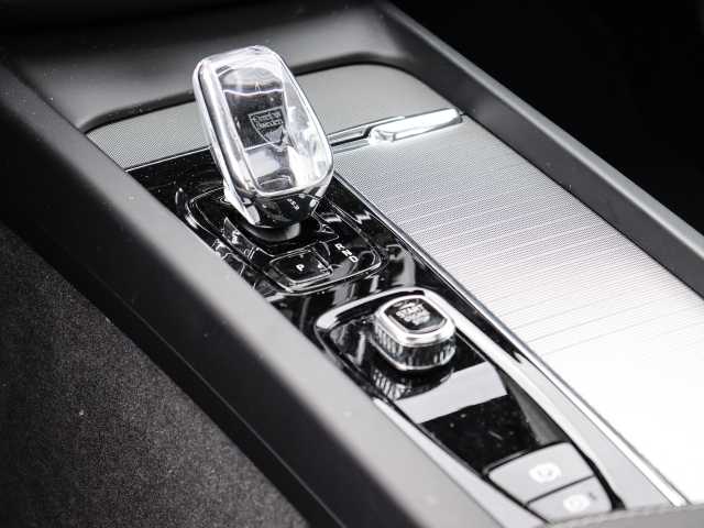 Volvo  Ultimate Dark Recharge Plug-In Hybrid AWD T8 Twin Engine EU6d Allrad HUD StandHZ