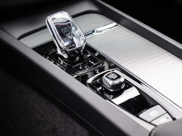 Volvo  Plus Dark Recharge Plug-In Hybrid AWD T6 Twin Engine EU6d Allrad StandHZG digita