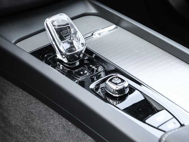 Volvo  Plus Dark Recharge Plug-In Hybrid AWD T6 Twin Engine EU6d Allrad StandHZG digita