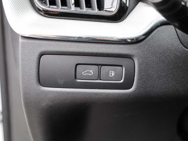 Volvo  Plus Dark Recharge Plug-In Hybrid AWD T8 Twin Engine EU6e Allrad StandHZG digita