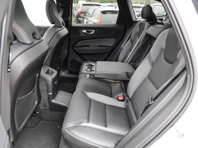 Volvo  Plus Dark Recharge Plug-In Hybrid AWD T8 Twin Engine EU6e Allrad StandHZG digita