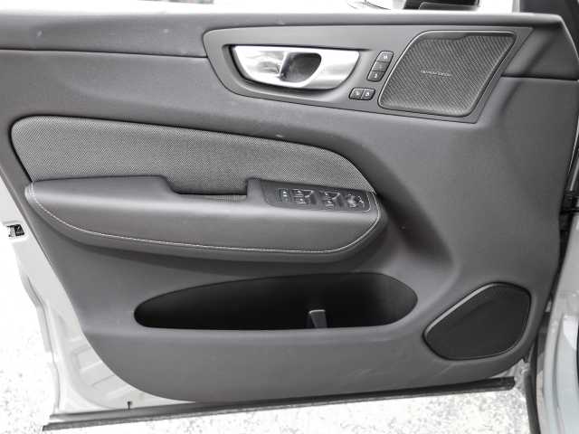 Volvo  Ultimate Dark Recharge Plug-In Hybrid AWD T8 Twin Engine EU6d Allrad HUD StandHZ