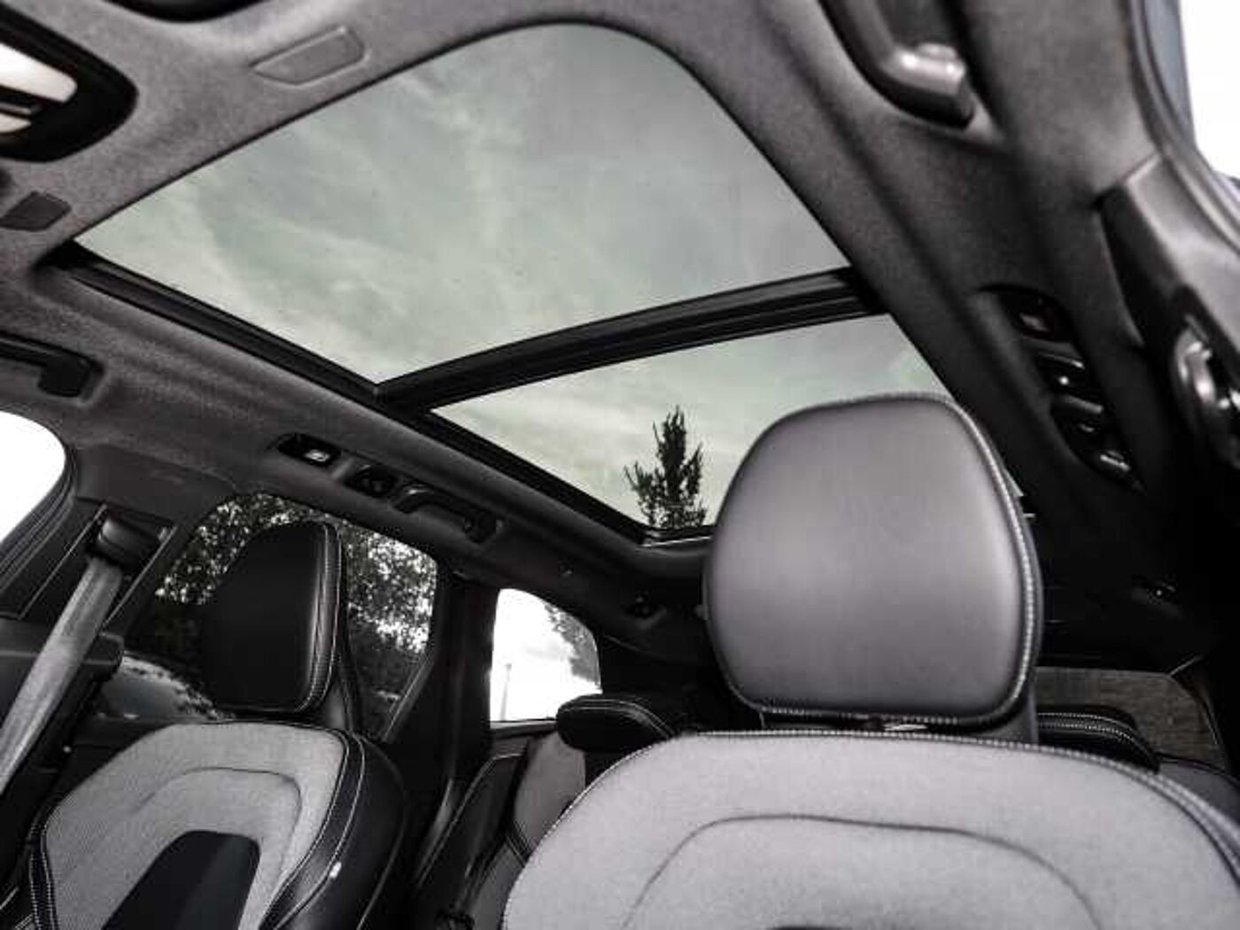 Volvo  Plus Dark Recharge Plug-In Hybrid AWD T6 Twin Engine EU6d Allrad StandHZG digita