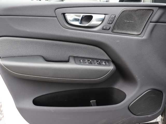 Volvo  Plus Dark Recharge Plug-In Hybrid AWD T8 Twin Engine EU6e Allrad StandHZG digita