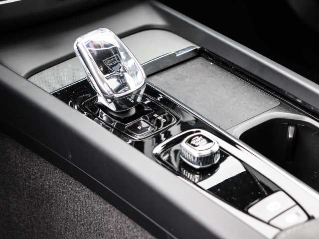 Volvo  Plus Dark Recharge Plug-In Hybrid AWD T8 Twin Engine EU6e Allrad StandHZG digita