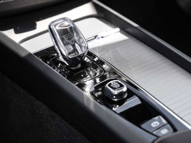 Volvo  Plus Dark Recharge Plug-In Hybrid AWD T8 Twin Engine EU6e Allrad StandHZG digita