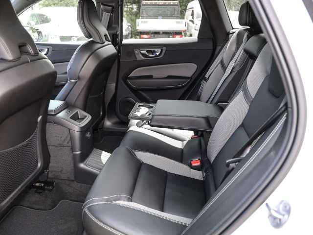 Volvo  Plus Dark Recharge Plug-In Hybrid AWD T8 Twin Engine EU6e Allrad StandHZG digita