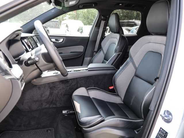 Volvo  Plus Dark Recharge Plug-In Hybrid AWD T8 Twin Engine EU6e Allrad StandHZG digita