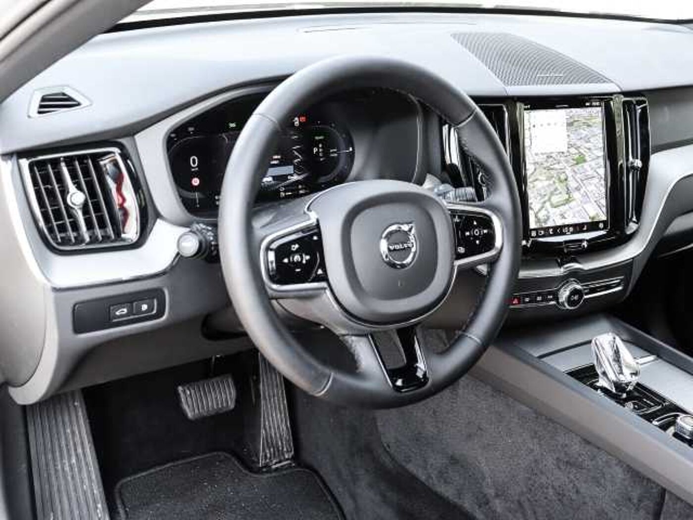 Volvo  Plus Dark Recharge Plug-In Hybrid AWD T8 Twin Engine EU6e Allrad StandHZG digita