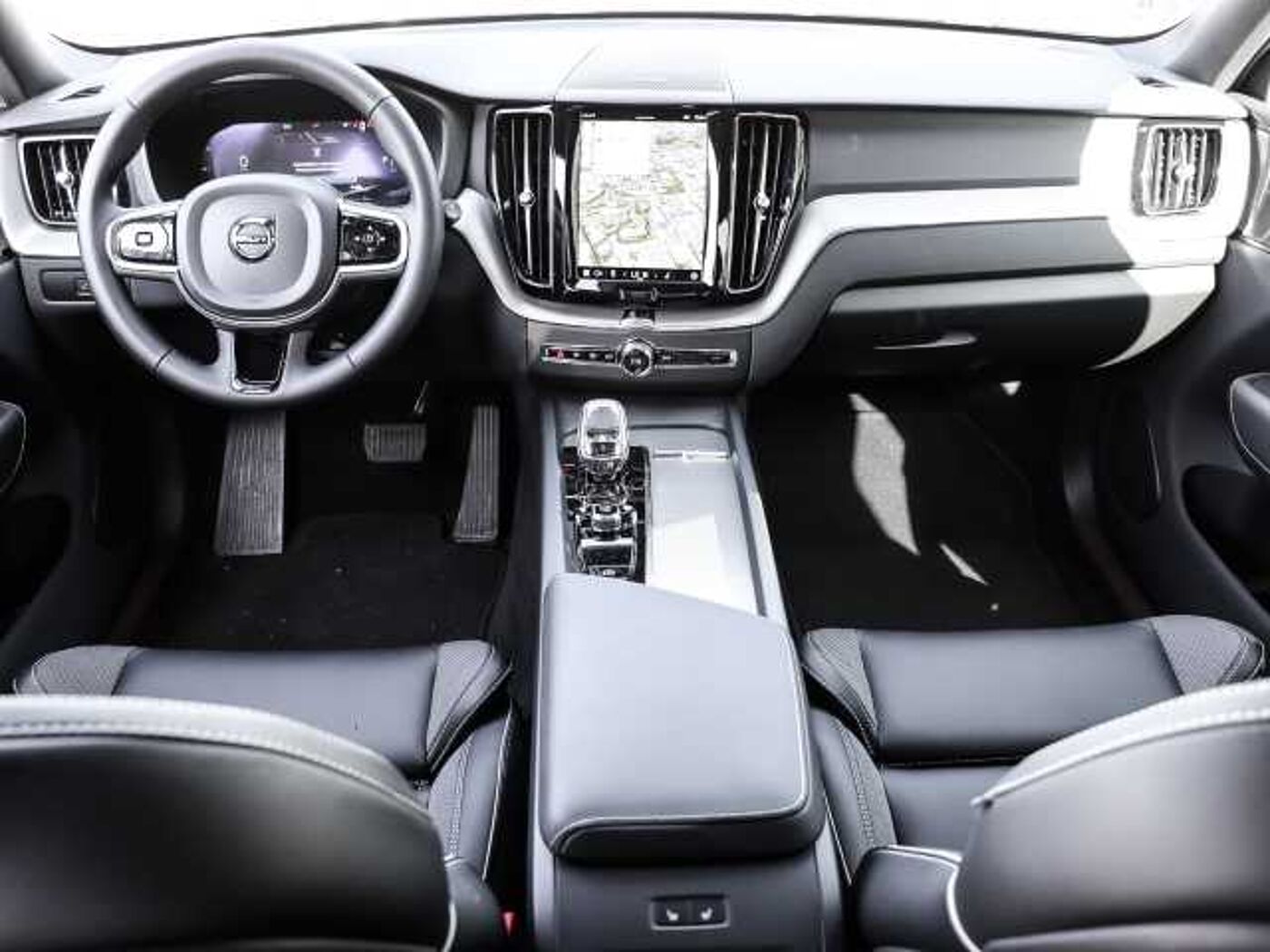 Volvo  Plus Dark Recharge Plug-In Hybrid AWD T8 Twin Engine EU6e Allrad StandHZG digita