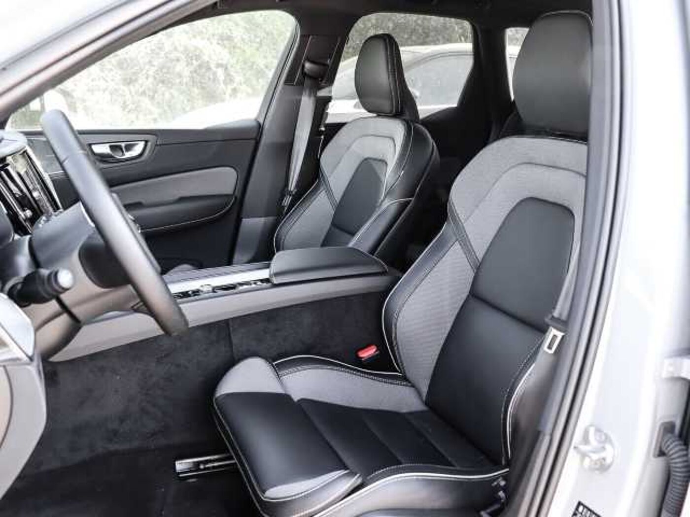 Volvo  Plus Dark Recharge Plug-In Hybrid AWD T8 Twin Engine EU6e Allrad StandHZG digita