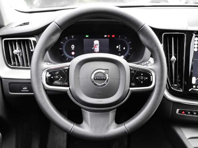 Volvo  Plus Dark 2WD B4 Diesel EU6d digitales Cockpit Memory Sitze Soundsystem HarmanKa