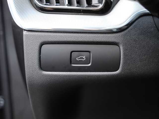 Volvo  Plus Dark 2WD B4 Diesel EU6d digitales Cockpit Memory Sitze Soundsystem HarmanKa