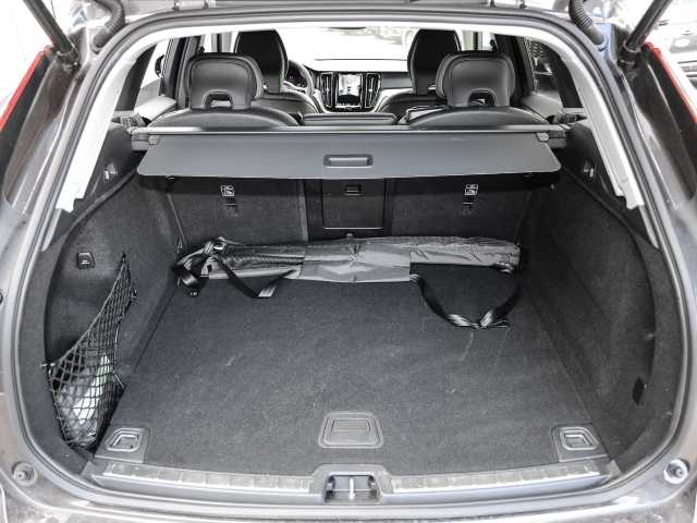 Volvo  Plus Dark 2WD B4 Diesel EU6d digitales Cockpit Memory Sitze Soundsystem HarmanKa