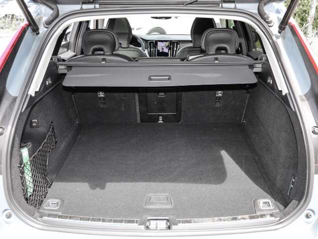 Volvo  Ultimate Dark 2WD B4 Diesel EU6d HUD AD digitales Cockpit Memory Sitze Soundsyst