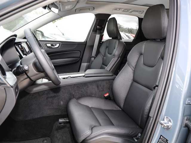 Volvo  Ultimate Dark 2WD B4 Diesel EU6d HUD AD digitales Cockpit Memory Sitze Soundsyst