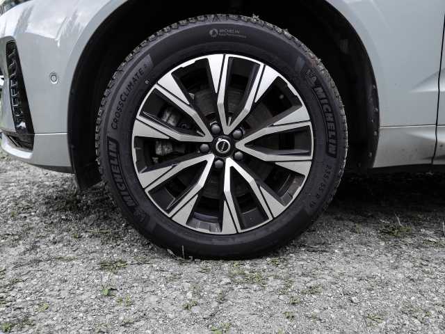 Volvo  Plus Dark AWD B5 Benzin EU6d Allrad Leder digitales Cockpit Memory Sitze Soundsy