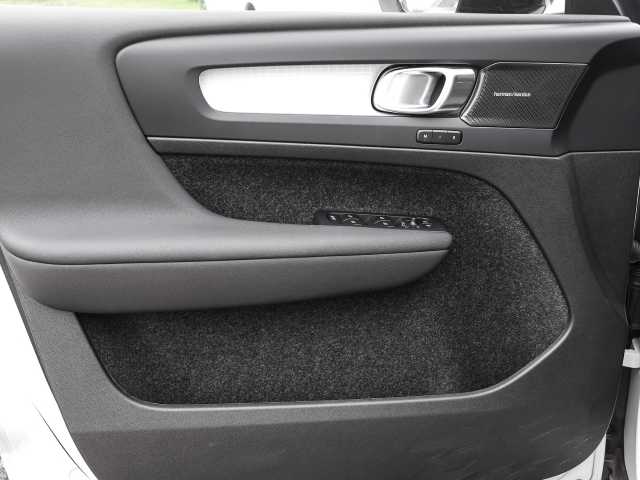 Volvo  Plus Dark 2WD B3 EU6d digitales Cockpit Memory Sitze Soundsystem HarmanKardon LE