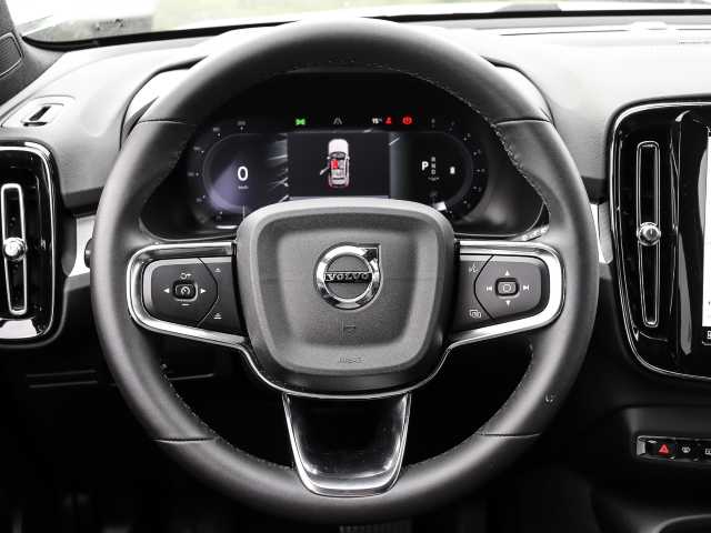 Volvo  Plus Dark 2WD B3 EU6d digitales Cockpit Memory Sitze Soundsystem HarmanKardon LE