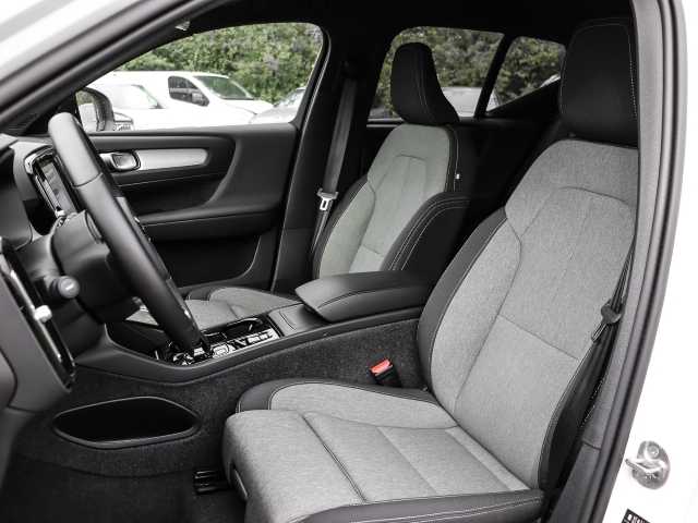 Volvo  Plus Dark 2WD B3 EU6d digitales Cockpit Memory Sitze Soundsystem HarmanKardon LE