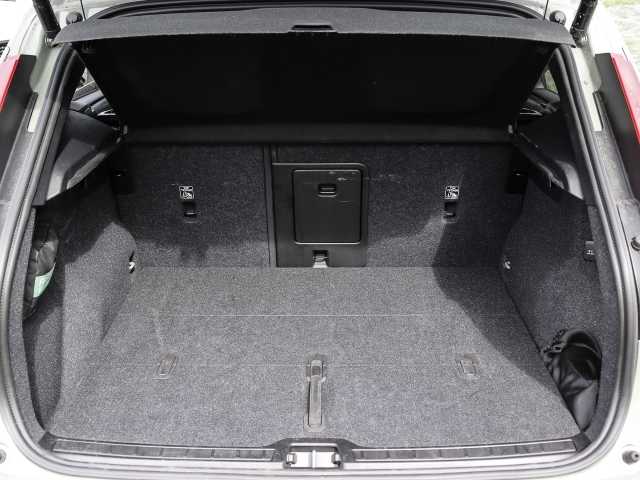 Volvo  Plus Dark 2WD B3 EU6d digitales Cockpit Memory Sitze Soundsystem HarmanKardon LE