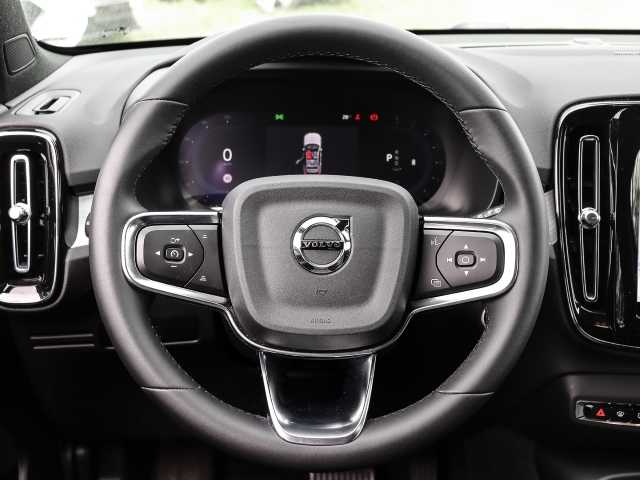 Volvo  Plus Dark 2WD B3 EU6d digitales Cockpit Memory Sitze Soundsystem HarmanKardon LE