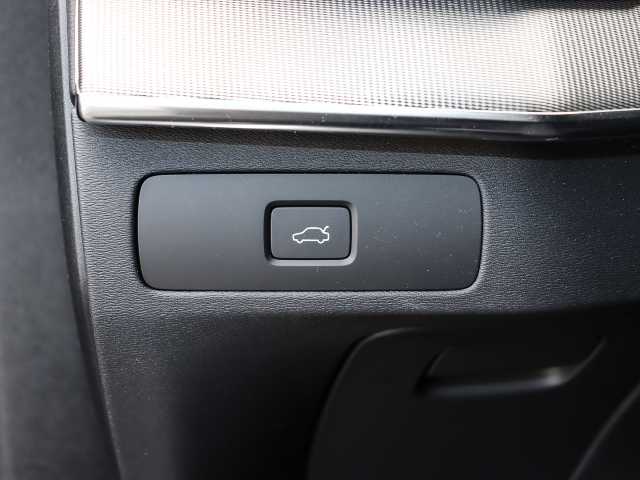 Volvo  Plus Bright AWD B5 Diesel EU6d 7-Sitzer Allrad StandHZG digitales Cockpit Memory