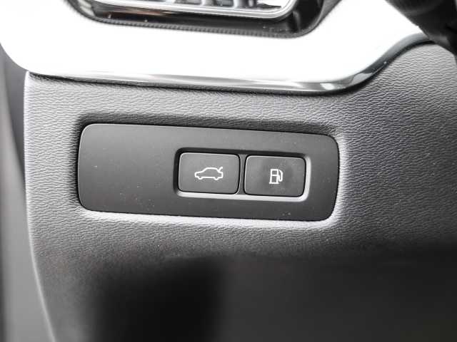 Volvo  Ultimate Dark Recharge Plug-In Hybrid AWD T8 Twin Engine EU6d Allrad HUD StandHZ
