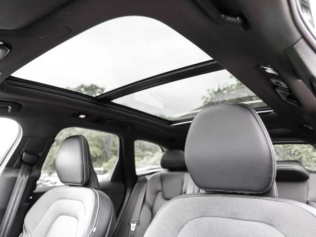 Volvo  Ultimate Dark Recharge Plug-In Hybrid AWD T8 Twin Engine EU6d Allrad HUD StandHZ