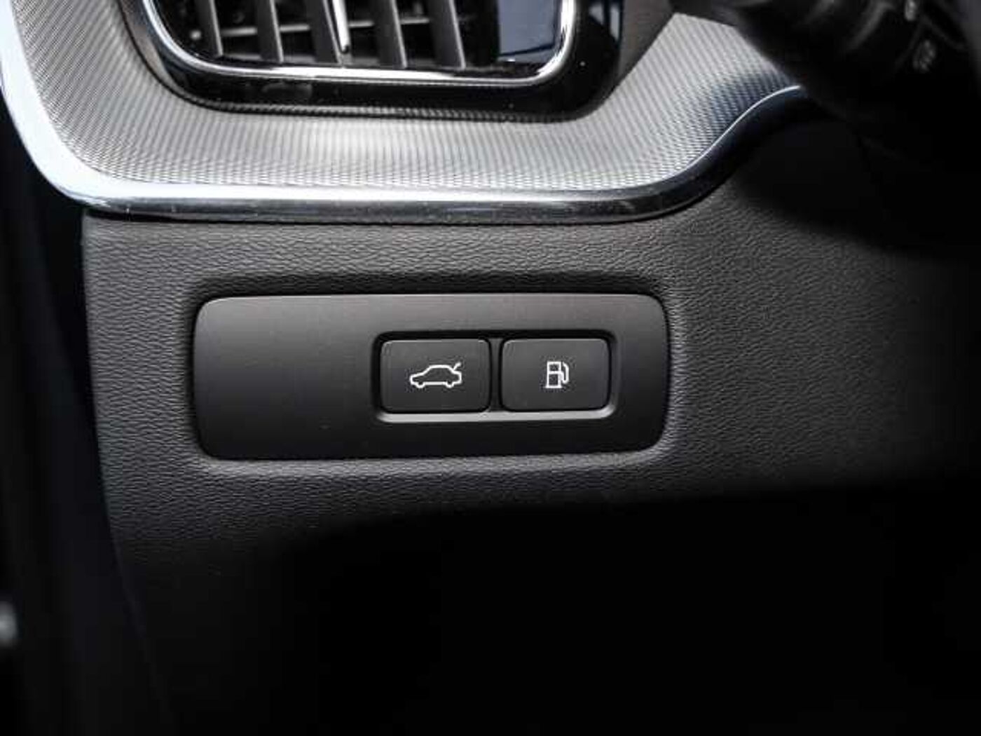 Volvo  Plus Dark Recharge Plug-In Hybrid AWD T8 Twin Engine EU6d Allrad StandHZG digita